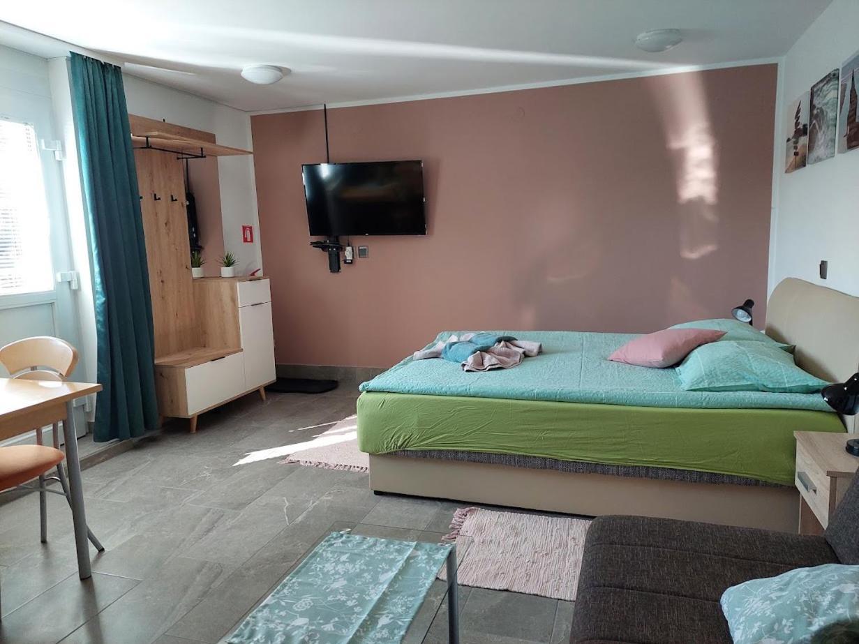 Studio Apartma Zirovnik Церкле на Горенскем Екстериор снимка
